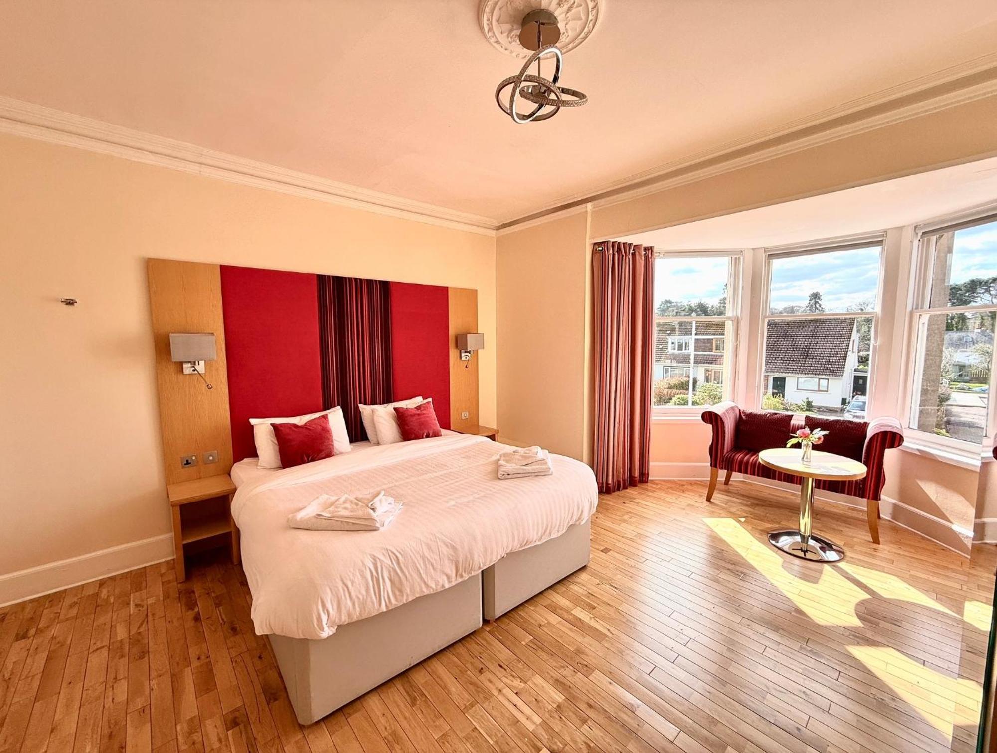 Отель The Clubhouse Нэрн Экстерьер фото